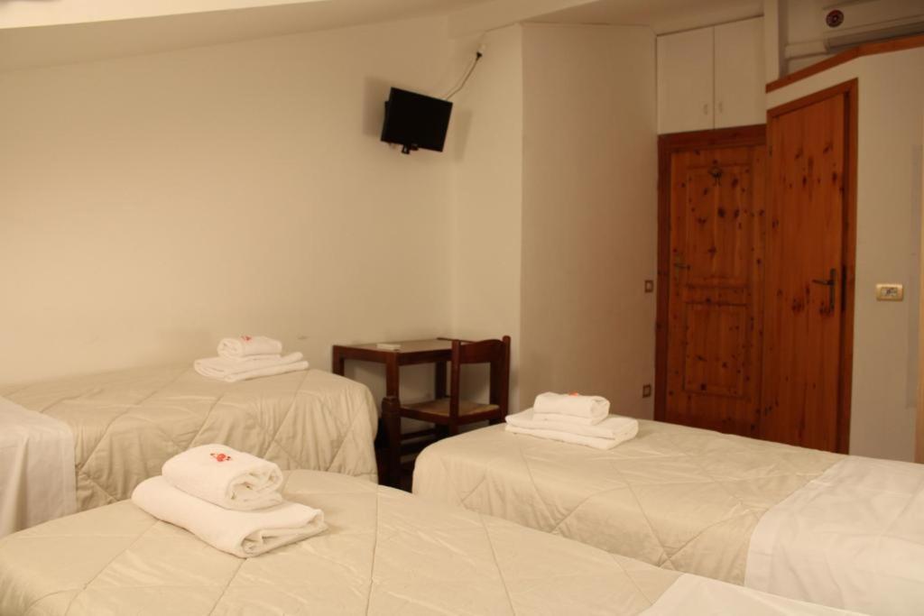 Hotel Al Verde Mandello del Lario Exteriör bild