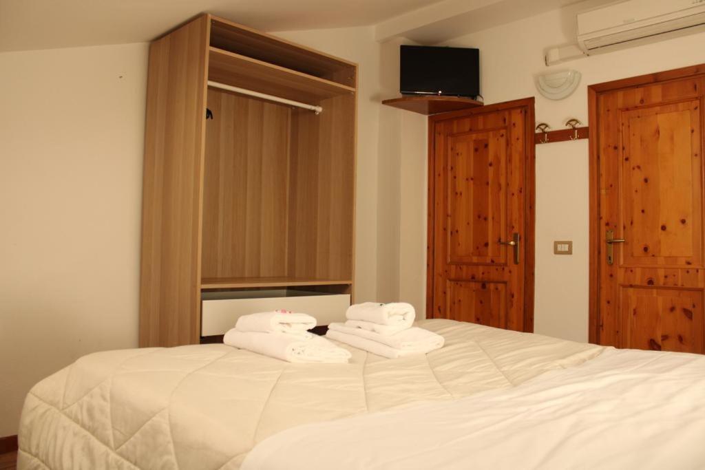 Hotel Al Verde Mandello del Lario Exteriör bild